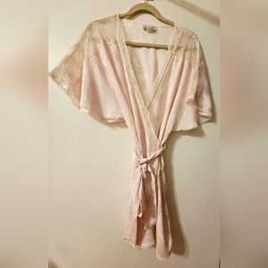 Lily Of France Pink Robe Size Medium